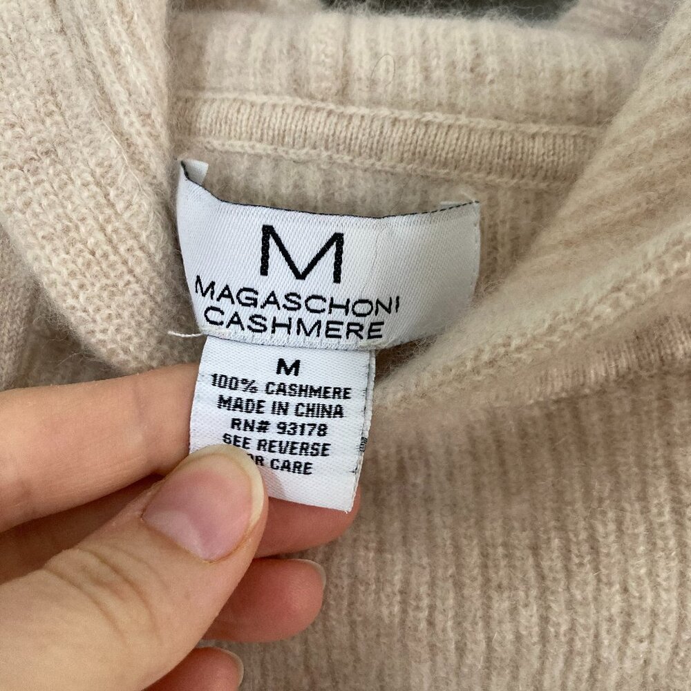 100% Cashmere Cropped Cream Sweater